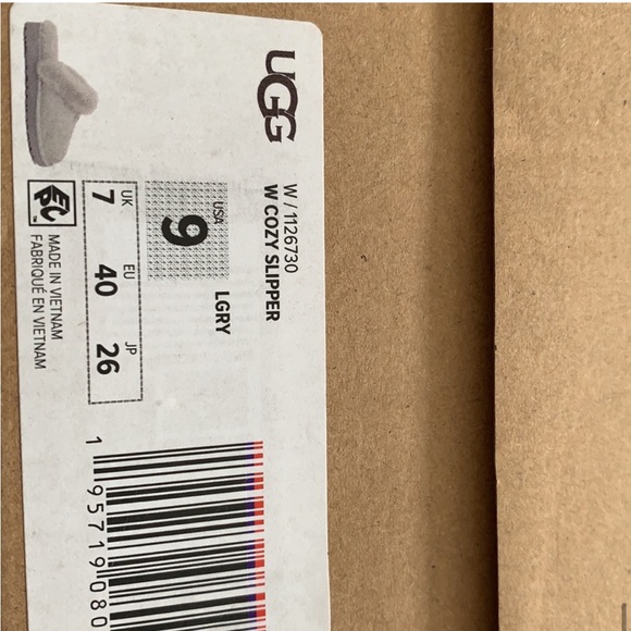 NWB UGG genuine shearling cozy suede slipper - Picture 11 of 11